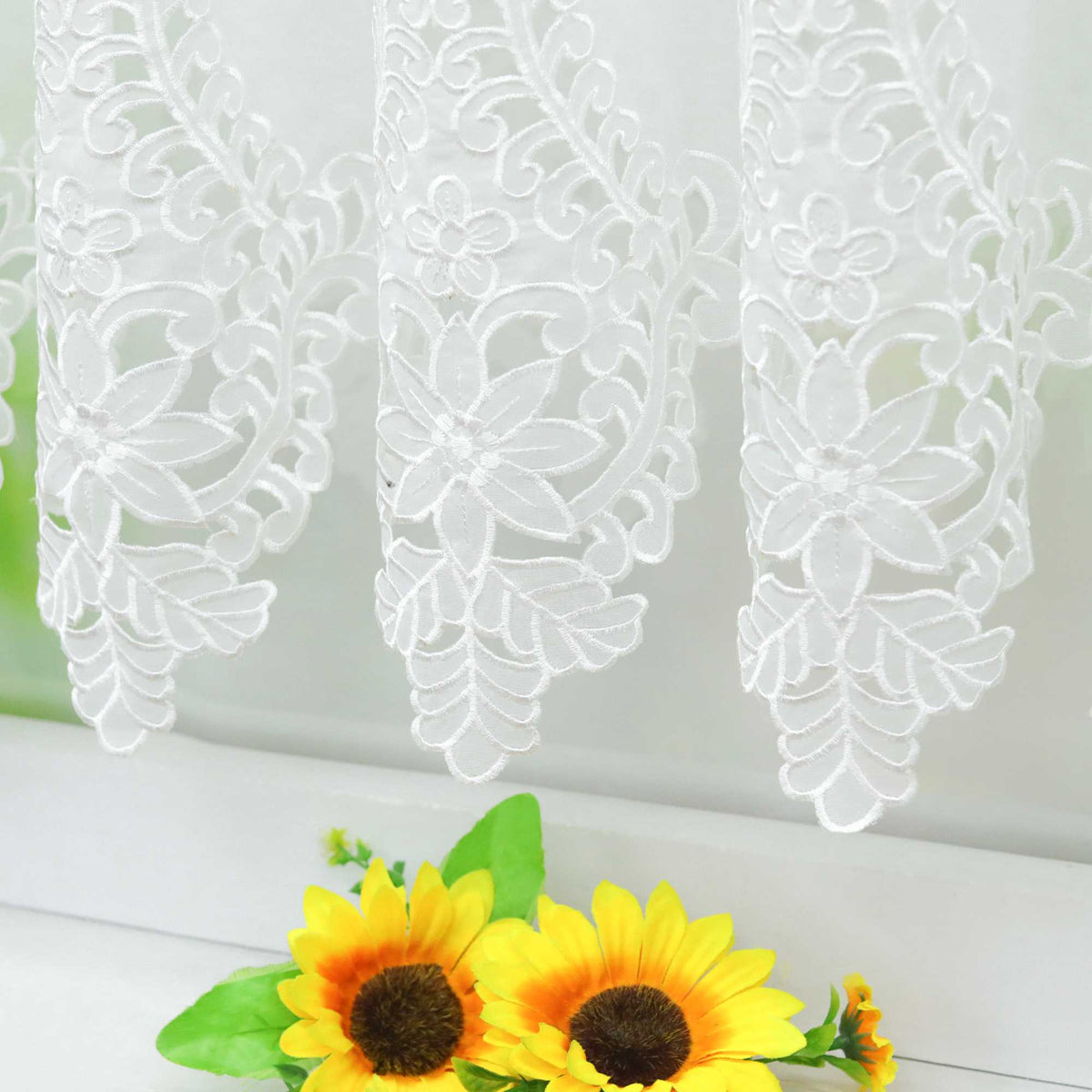 Scheibengardine Modern Bistrogardine durch Tunnelzug Halbtransparent Küche Kurzgardine Lasercut Blumenmuster - Joyswahl